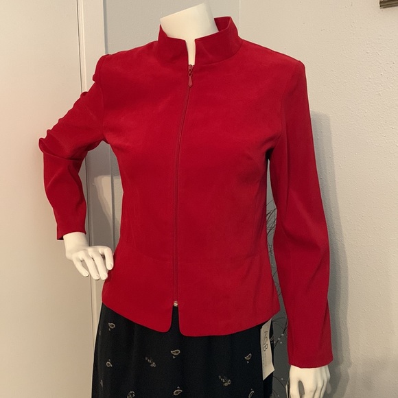 Very nice set in cherry color jacket with this black skirt size is medium or 6 - Picture 2 of 4